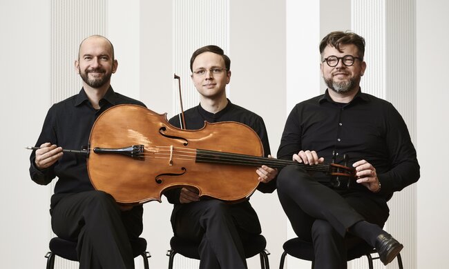 STABAT MATER | Duo KCHUN a Eduard Šístek, violoncello | Koncert s light designem